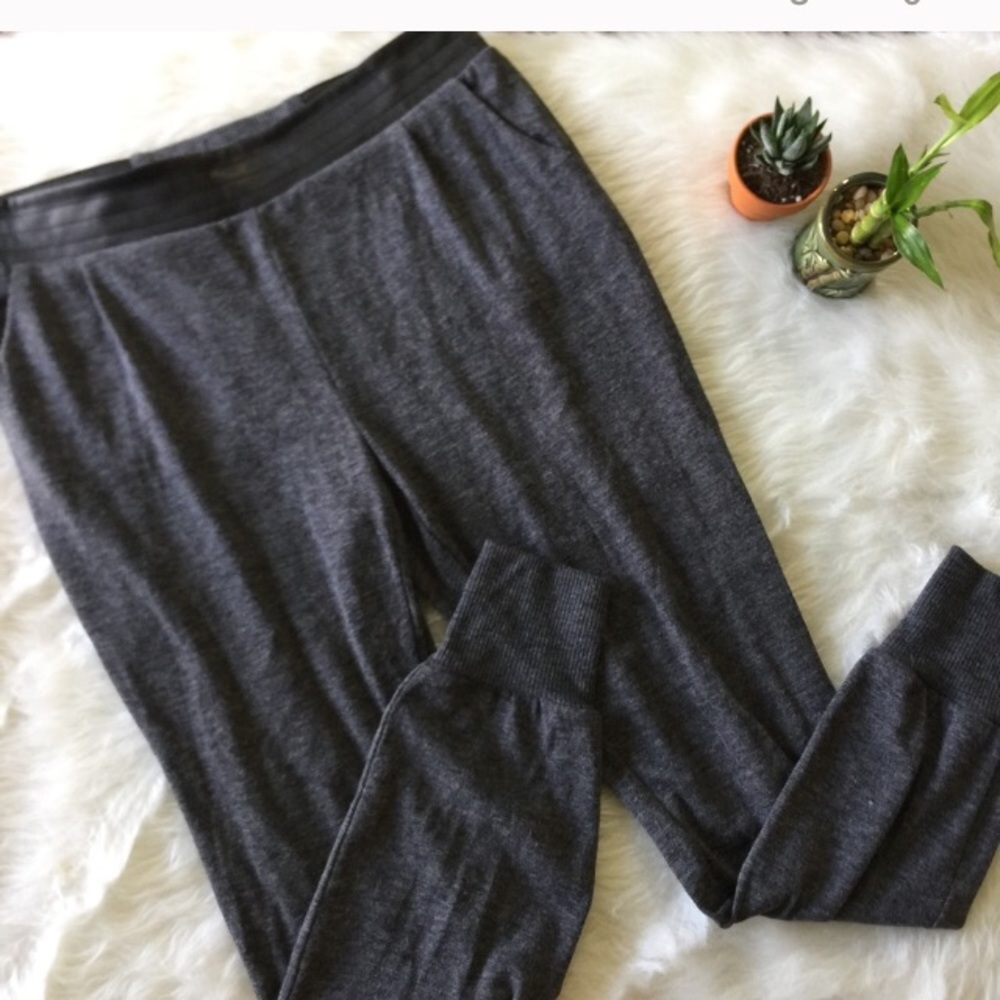 Guess jogging pants.